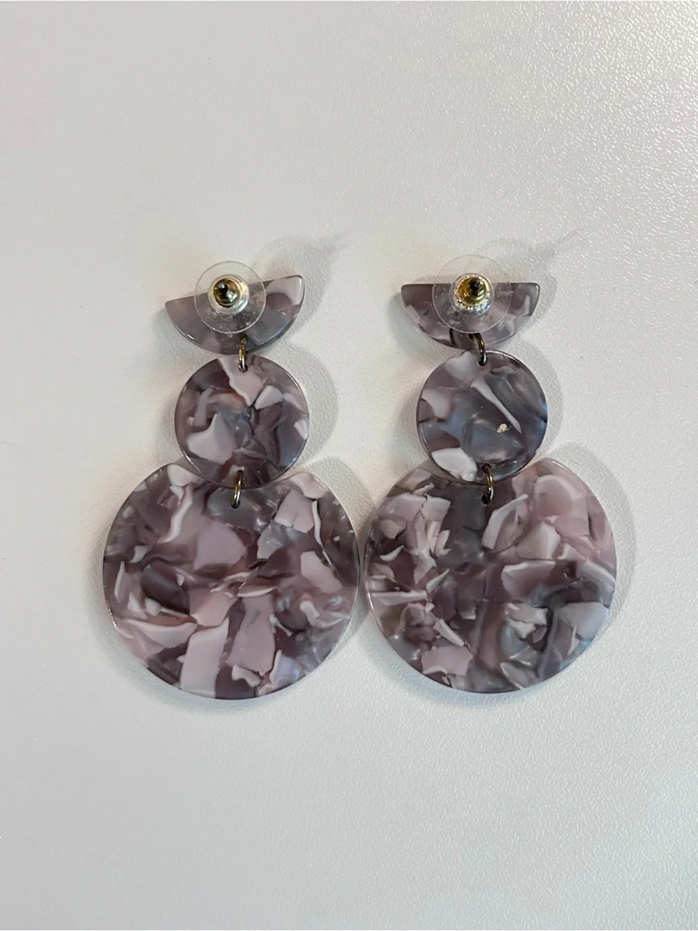 Stylish Marble-Pattern Drop Earrings in Light Purple/Gray